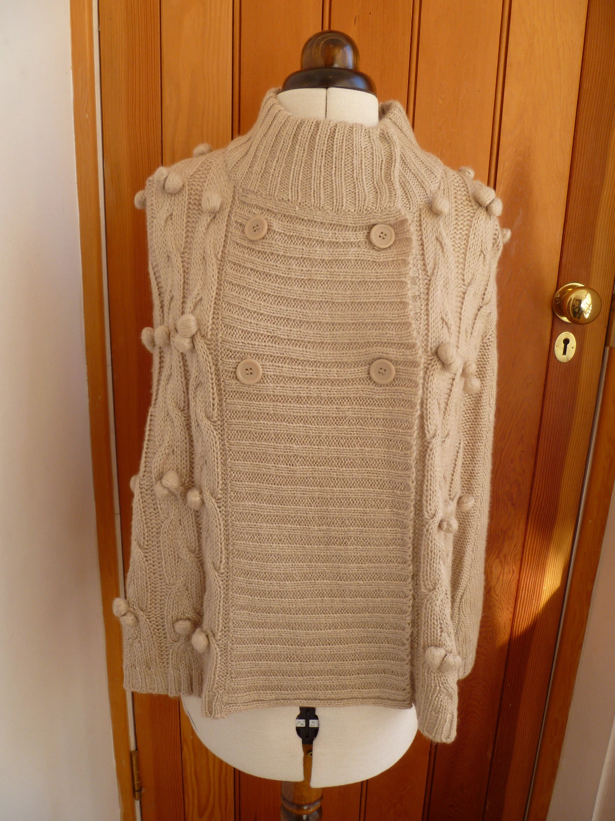 F & F BEIGE , BROWN ( TAUPE ), BLACK KNITTED POM POM BOBBLE PONCHO SMALL S BNWT