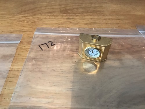 Miniature Quartz clocks and other makes. Over 100 clocks - Foto 336 di 470