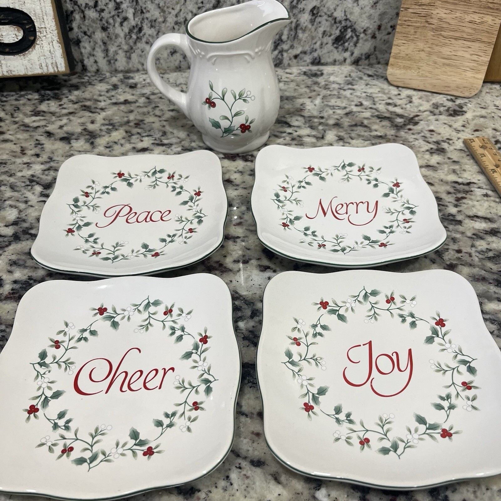 Pfaltzgraff Winterberry Appetizer Dishes and Small Pitcher Set