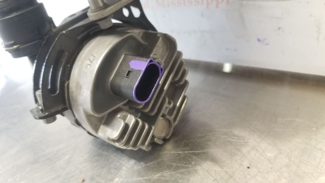 19 ASTON MARTIN VANTAGE 4.0L AT TRANSMISSION GEARBOX OIL COOLER HY538C654AB