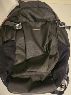 Quechua NH100 20L Black Lightweight Hiking Daypack Backpack Polyester