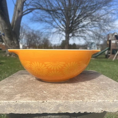 ✨Vintage Find✨ Pyrex Orange Daisy #444 Cinderella 4 Qt Mixing Bowl