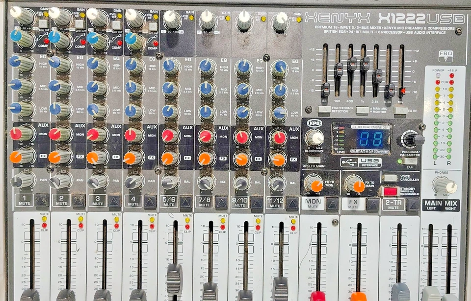 Behringer Xenyx X1222USB 16Input 2 Bus Mixer with XENYX Mic Preamps Power Tested - image 4 of 4