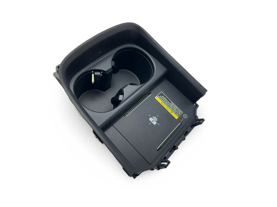 Держатель чашки на центральную консоль 2023-2025 Honda HR-V с беспроводным зарядным устройством черный - Изображение 4 из 4