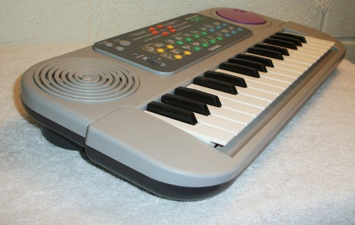 Teclado musical pequeño Casio SA-40 con dial Magic Sound excelente estado - Imagen 3 de 6