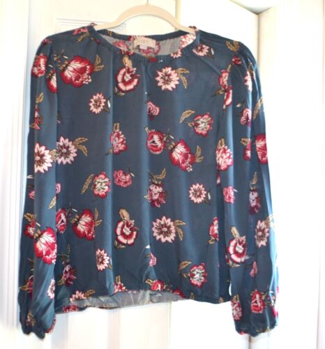 Loft Outlet Blue Floral Sz. M Gatered Blouse