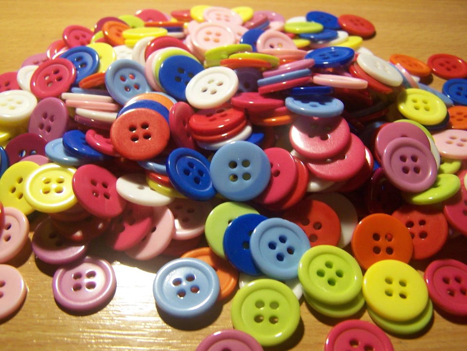 10 Stück Harz / Resin Knöpfe 15 mm - 4 Loch 2 mm Rand Knopf Basteln Nähen * - Bild 2 von 4