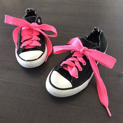 black converse with pink laces