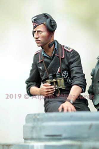 Alpine Miniatures 1/35 - 35264 German Panzer Commander Summer #2 - Picture 4 of 11