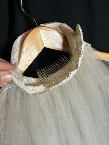 Vintage 70s Off White Headpiece Long Veil Hair Comb Bridal Wedding Fascinator - Picture 6 of 10