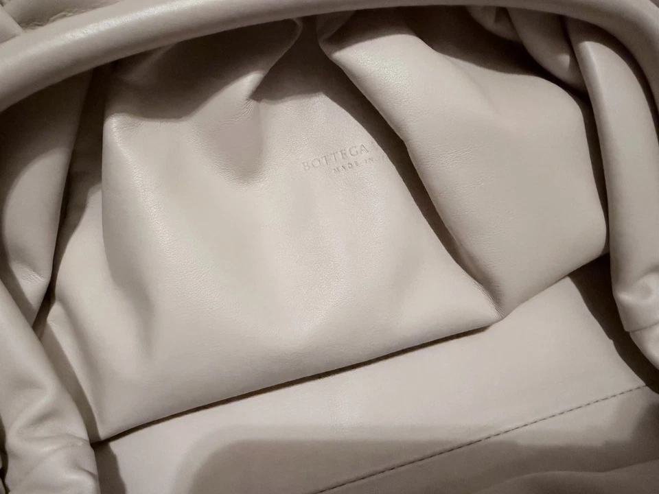 Bottega Veneta Zip Closure Pouch Medium White Leather - Image 3 of 4