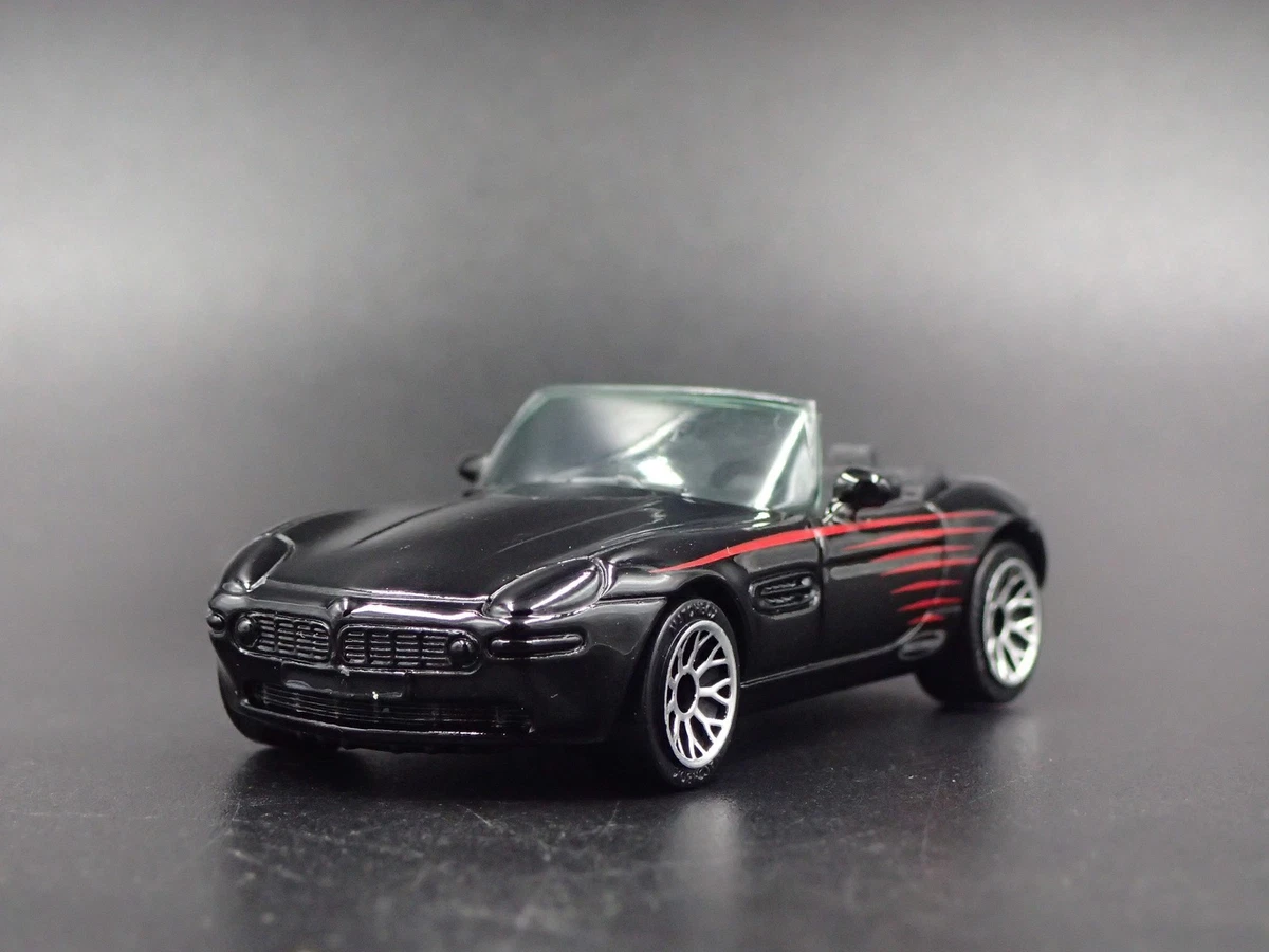 Voiture Miniature MINI GT 1:64 - BMW Z8 Argent - Avec Boîte Et Support