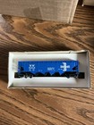 HO Scale train car  4 bay Hopper Car B&M Operating — photo 3