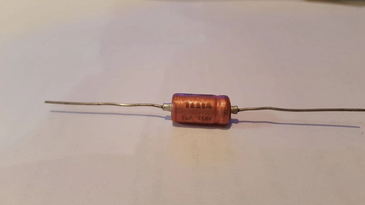 Axial Aluminum electrolytic capacitor