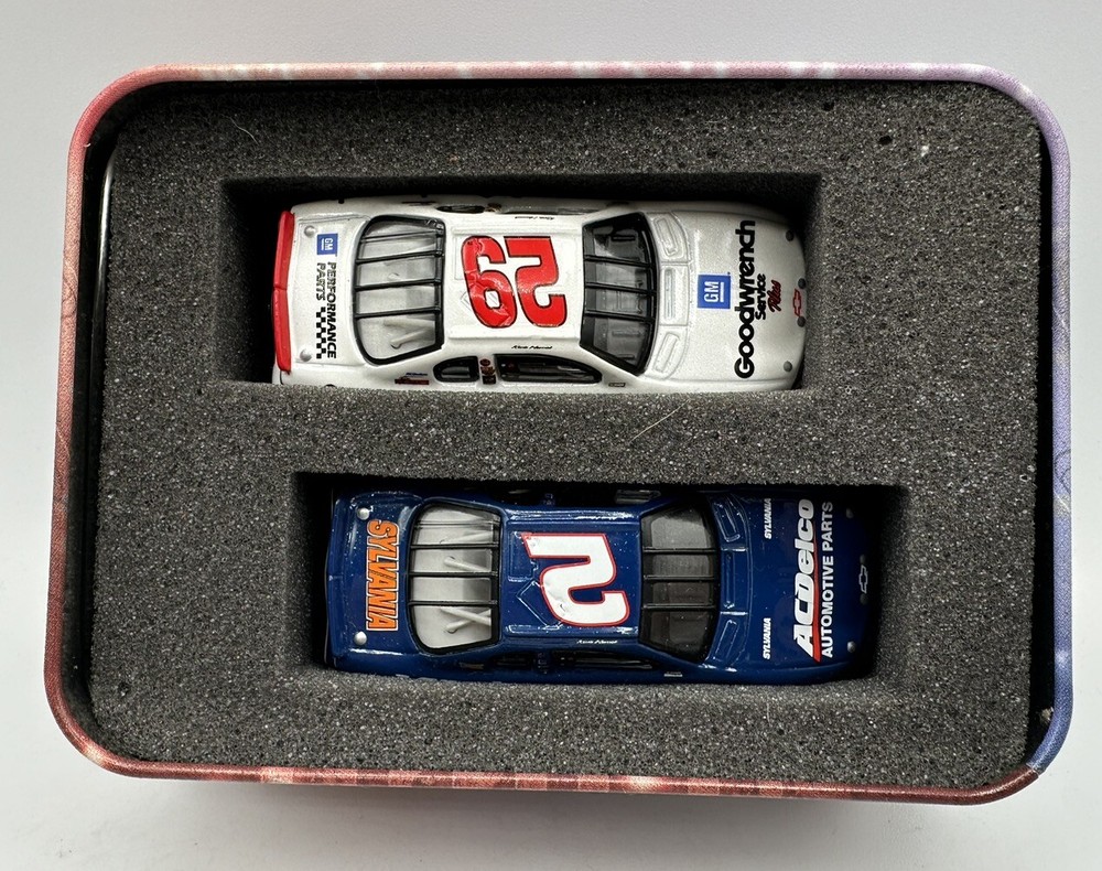 Kevin Harvick #29 Rookie of The Year & #2 Busch Champion 1:64 Tin Set Box 2001