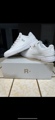 Size 9 - On The Roger Advantage White 