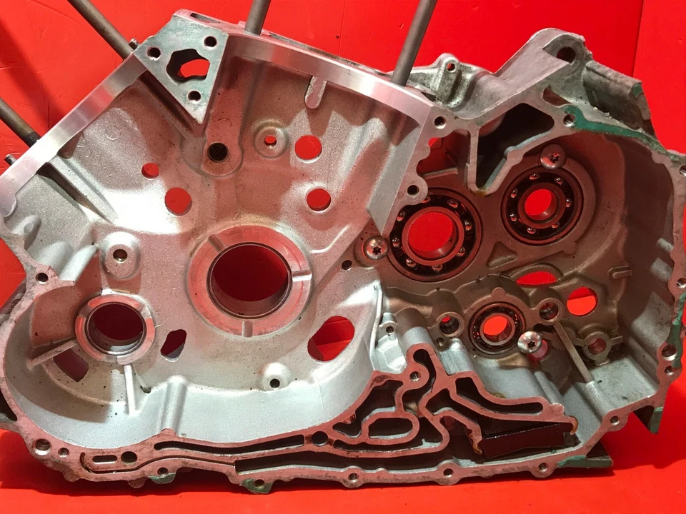 APRILIA TUONO RSV1000 MILLE ENGINE CRANK CASES CRANK CASINGS GEN 1 - Image 3 of 4