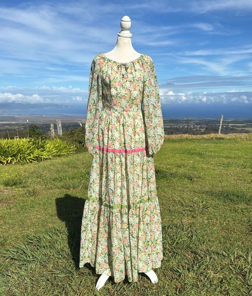 70s inspired dress Taylor Flare Sleeve Swirl Print Jersey Knit Womens size 6 this dress is a standout for festivals Vintage 70s Floral Hippie Peasant