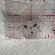 White Trillium Flower  Lapel Pin