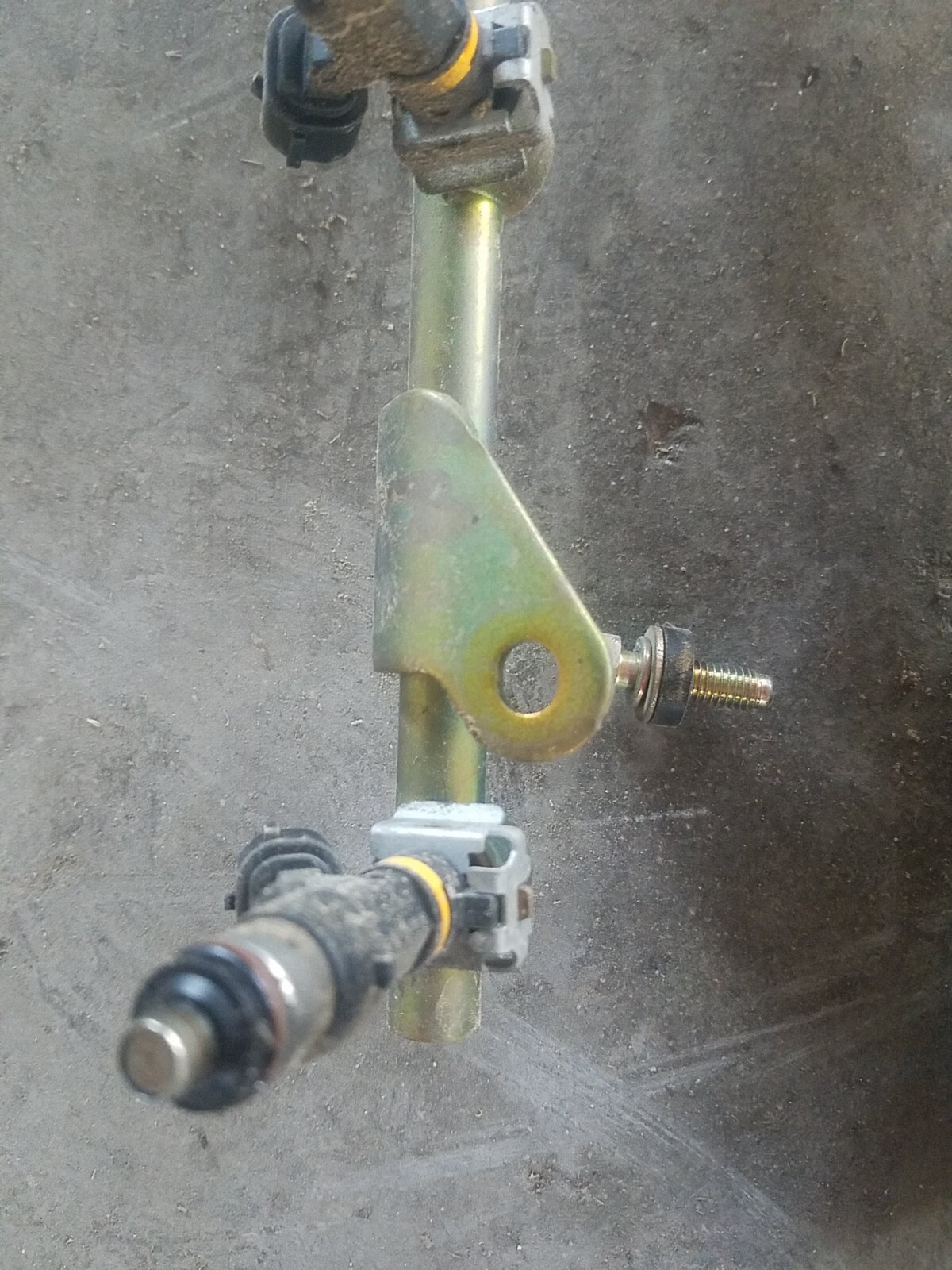 03-06 Infiniti G35 Nissan 350z VQ35DE Fuel Injector Rail Assembly 17521-8J101