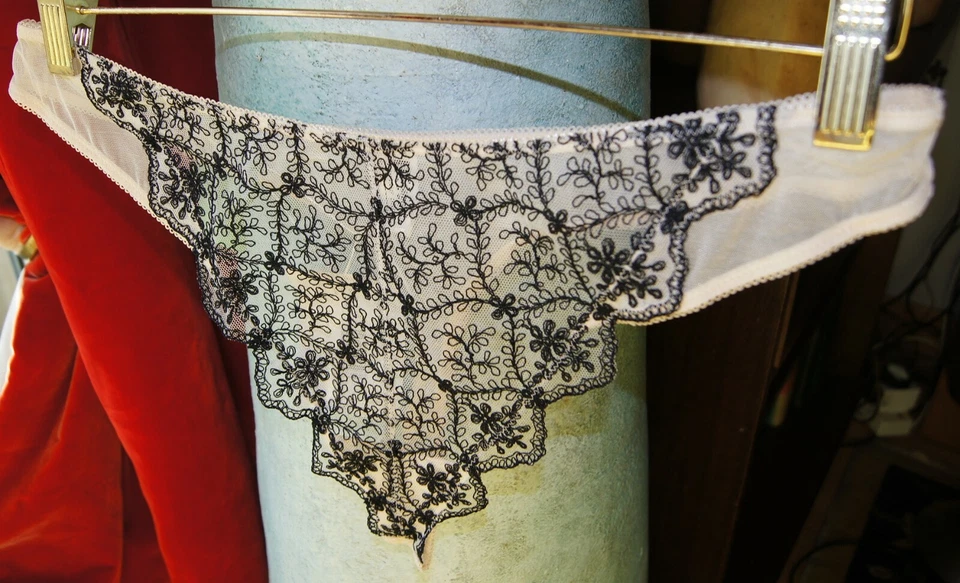 Wolford Apricot/Black Sheer Embroidered Floral Hipster Thongs - Image 3 of 4