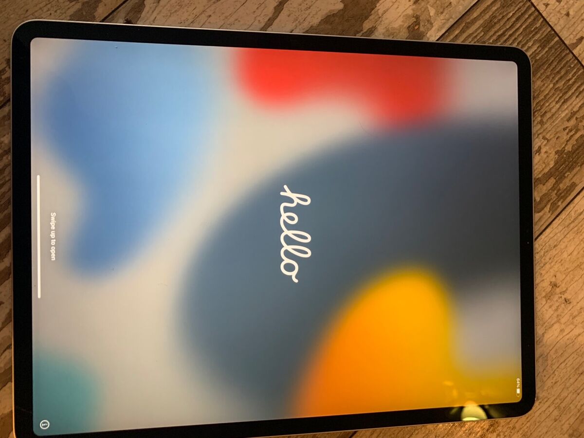 Apple iPad Pro 4th Gen. 1TB, Wi-Fi, 12.9 in - Silver Used Apple iPad Pro 4th Gen. 1TB, Wi-Fi, 12.9 in - Silver Used