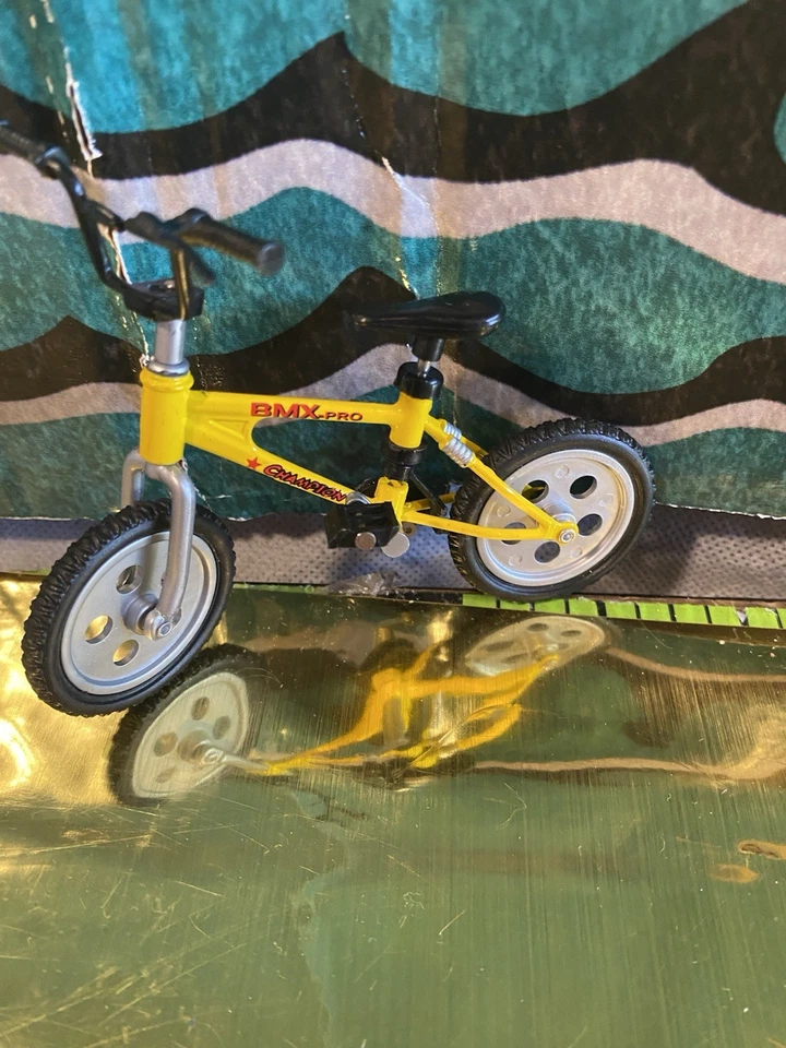 bmx mini spielzeug rennrad 4" Figur - Bild 4 von 4