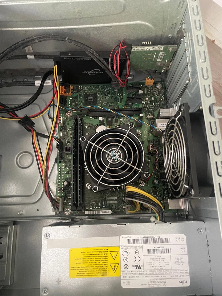 Fujitsu Esprimo P420 E85+ (MI4W) – Intel Desktop-PC – 8 GB RAM – ohne Festplatte - Bild 2 von 4