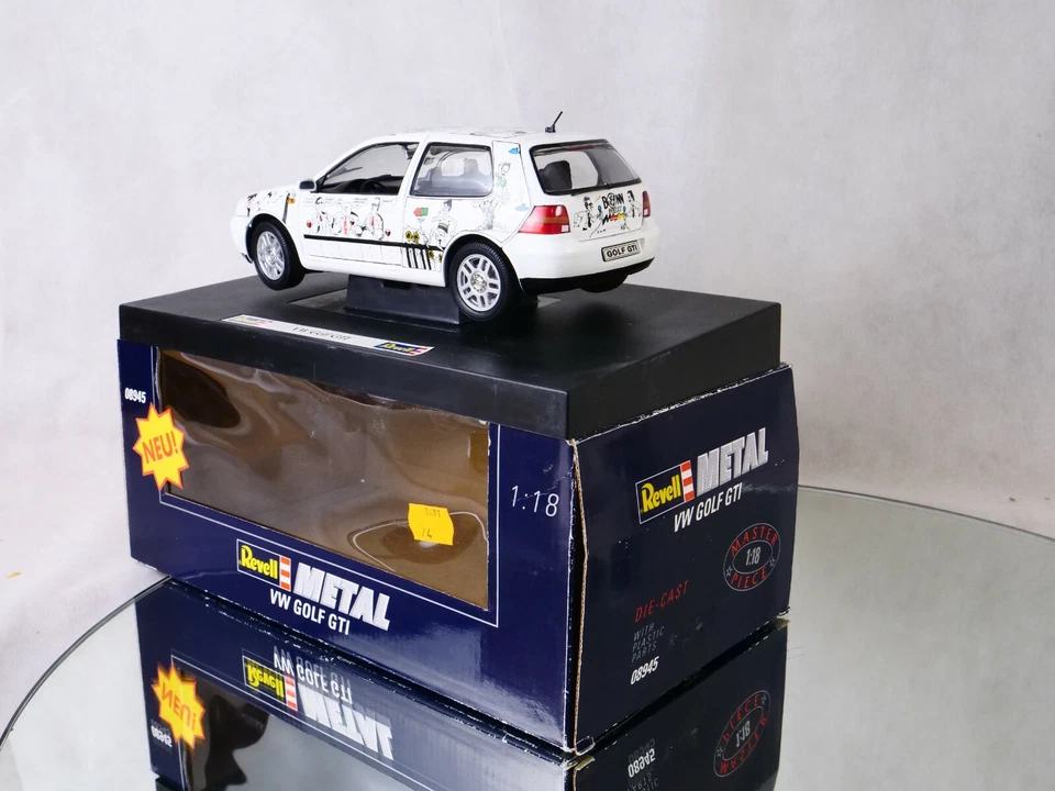 Revell 08945 - VW Golf GTI "Bundesrepublik" 97/98 - RARE - 1/18 neuf en boîte - Photo 3/4