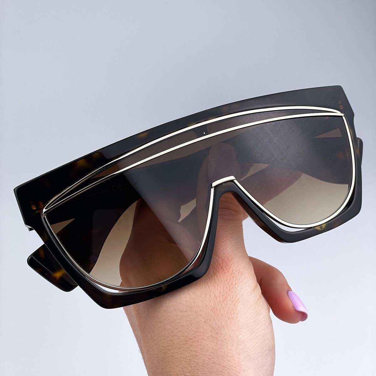 Loewe Gradient Brown Sunglasses Loewe Eyewear Loewe Acetate Curvy Sunglasses in Shiny Dark  main image 2