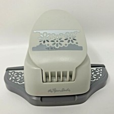 The paper Studio Starburst Continuous Border Paper Punch for Scrapbooking 22-608