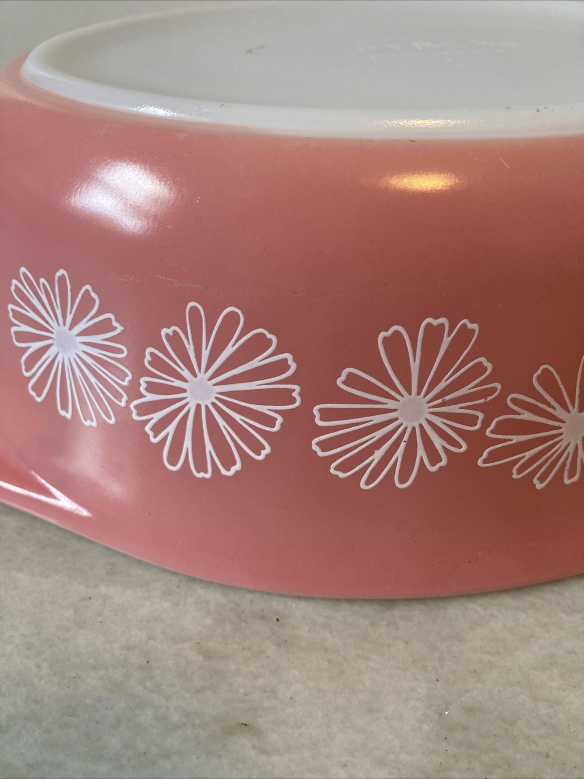 PYREX Pink Daisy Casserole Baking Dish No Lid 043 1.5 Quart oval Vintage USA
