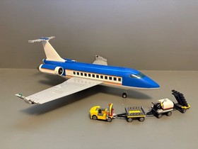 LEGO CITY 60104: Airport Passenger Terminal - RETIRED