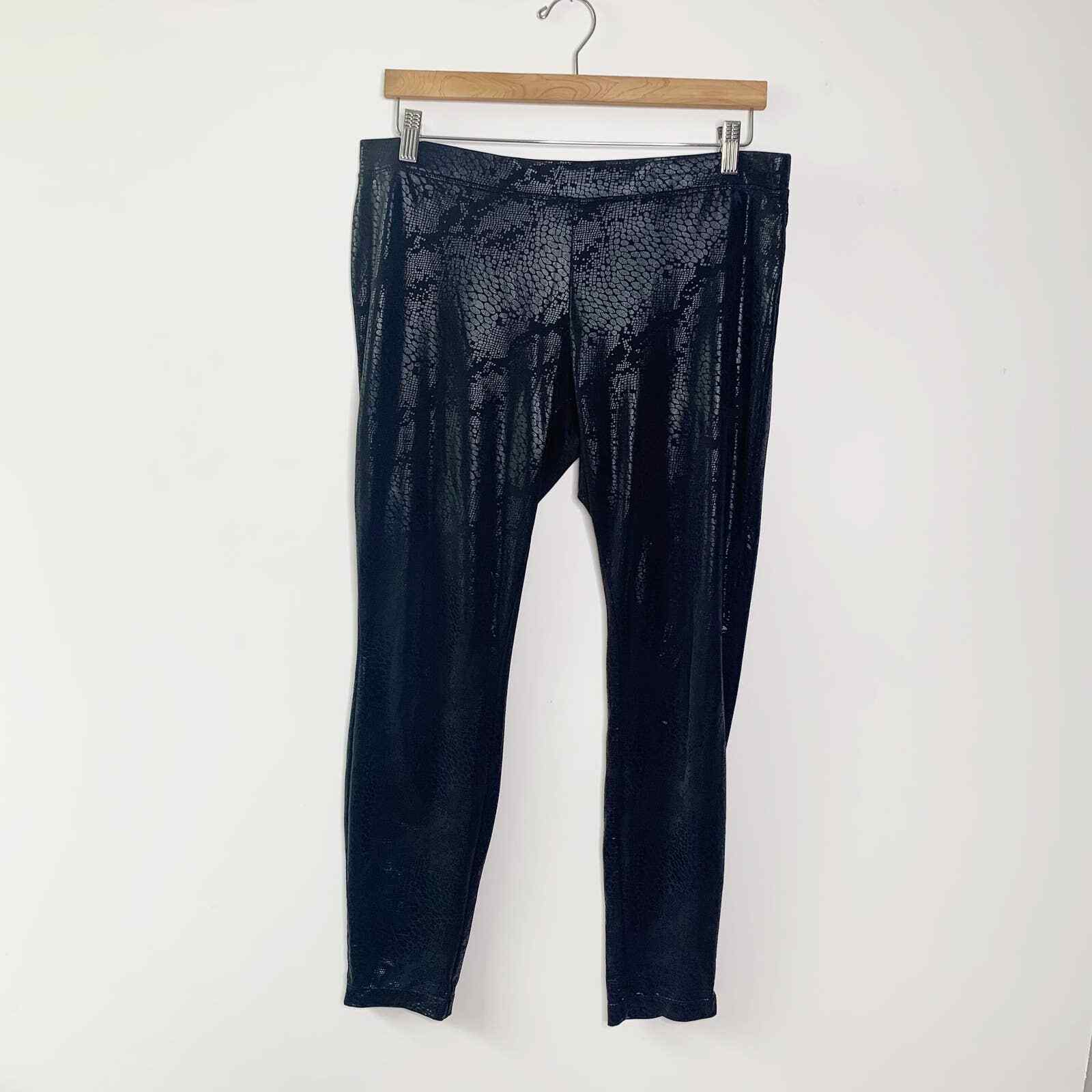 Express Black Embossed Pull On Stretch Leggings W… - image 7