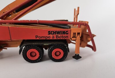 Miniature Conrad 1/50 - Camion Mercedes-Benz Schwing Pompe à Béton KVM 32 XL - Orange