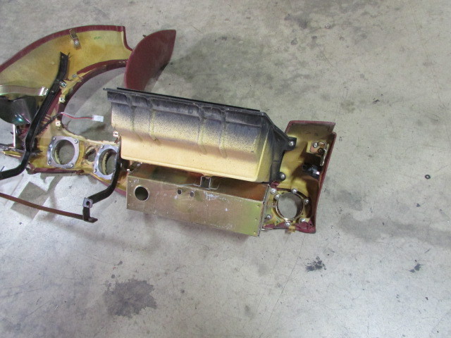 Maserati Coupe, Dashboard Assembly, Lower Section, Bordeaux, Used, P/N 66773225