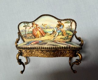 Sofá/sofá antiguo vienés austriaco de porcelana Ormolu esmalte bronce miniatura