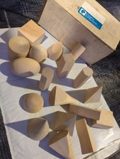 18 Pcs 3D Shapes Geometric Solids Wood Shapes Learning  NIB smooth wood 34183