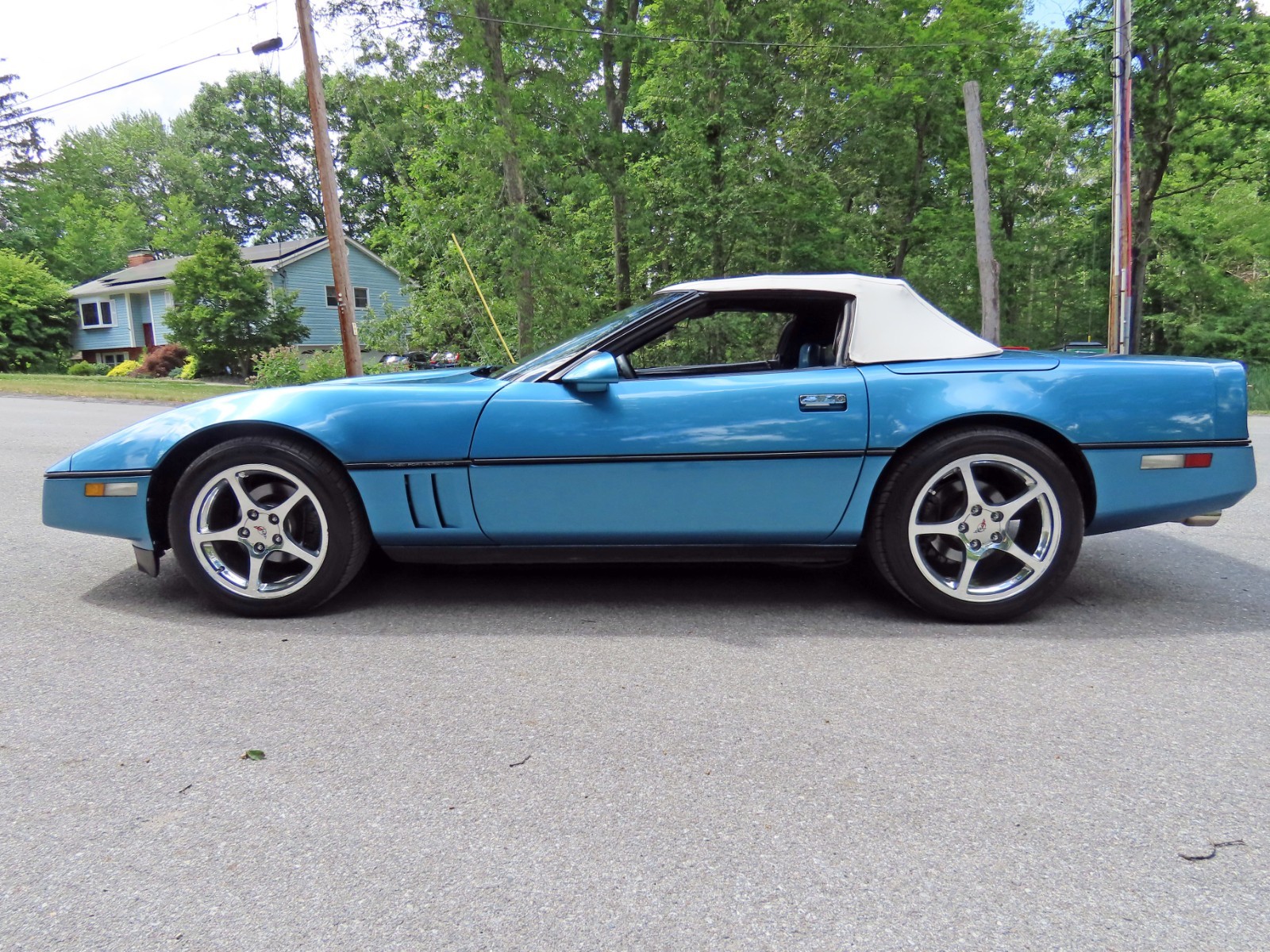 1987 Blue Chevrolet Corvette   | C4 Corvette Photo 3