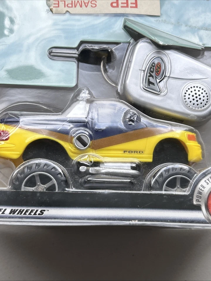 2000 Tyco R/C Ford F-150 Key Start 27MHz Yellow/Black w/ Real Sounds - Sample - Image 3 of 4