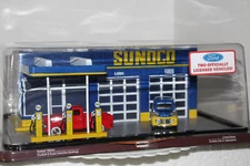 O SCALE SUNOCO  GAS STATION WITH TWO DIE CAST VEHICLES