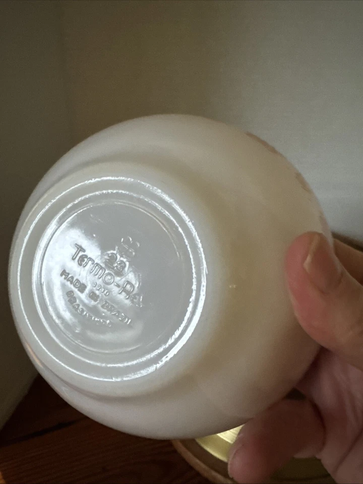 Vintage Termo Rey White Milk Glass Style Bowl Yellow Butterfly Pattern - Image 3 of 4