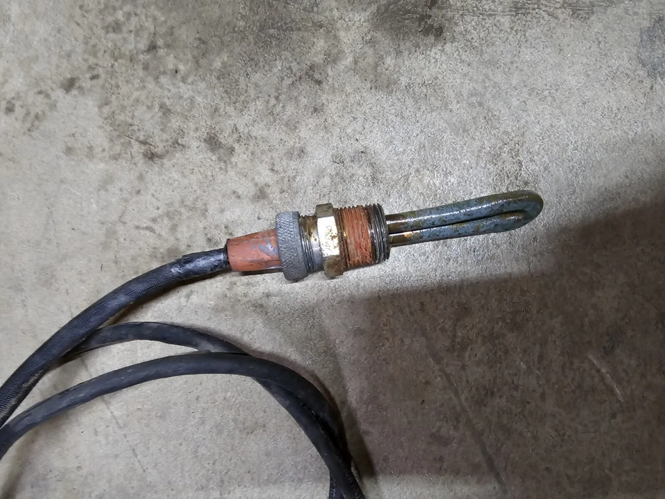 1998-2002 DODGE RAM 2500 3500 5.9 CUMMINS AQUECEDOR DE BLOCO + PLUGUE DE CABO NO FABRICANTE DE EQUIPAMENTO ORIGINAL Usado  - Imagem 4 de 4