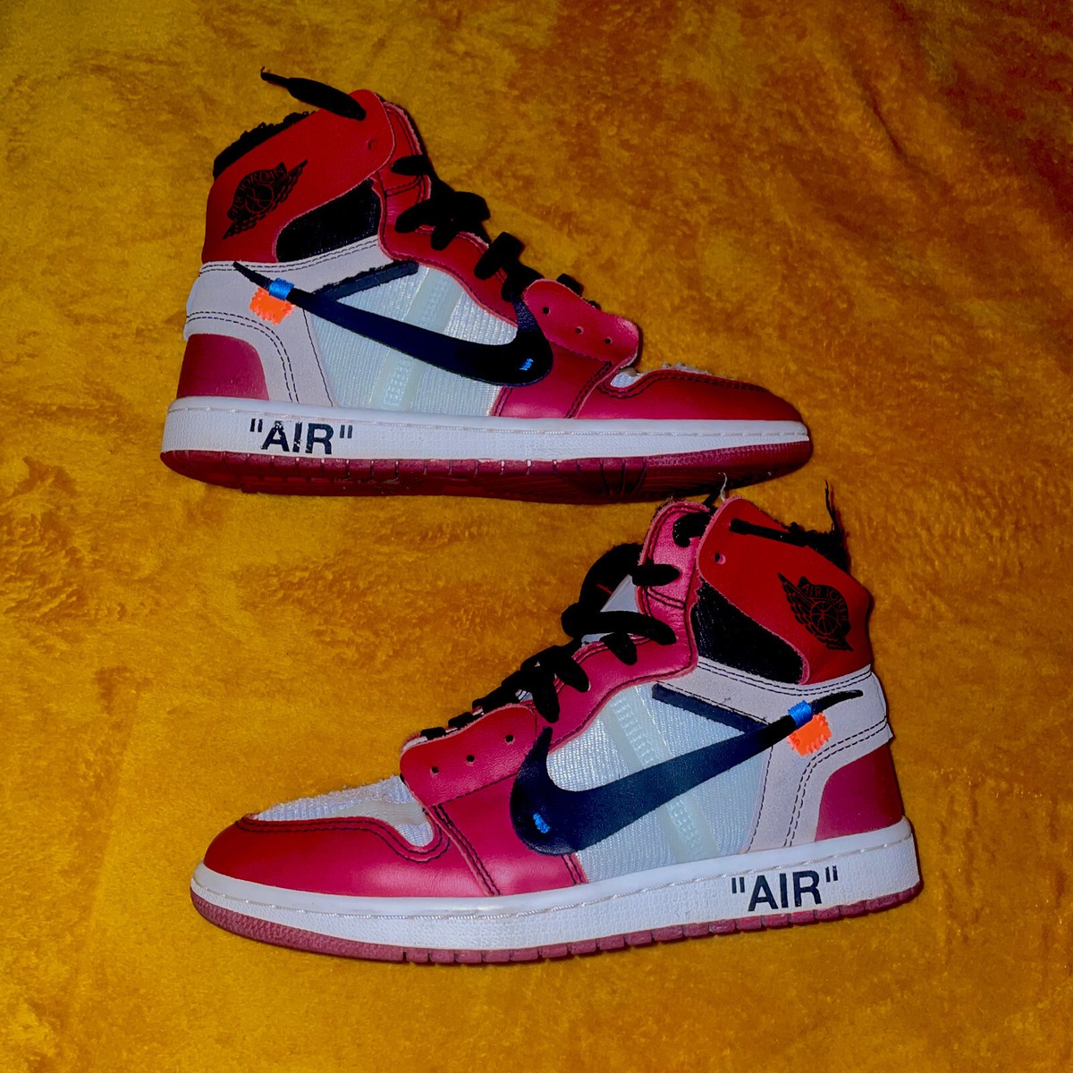 Size 7.5 - Jordan 1 Retro OG x Off-White High Chicago  display picture 2