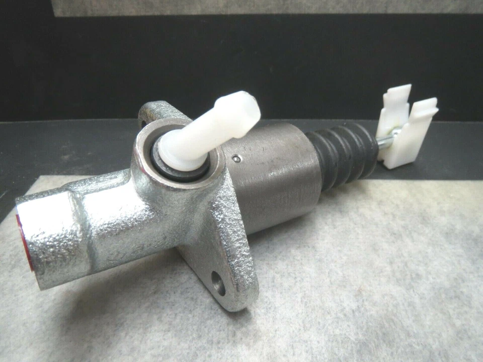 Cilindro maestro de embrague para Volkswagen Passat Corrado Hecho en UE - ¡Envío rápido! Foto 2 de 4
