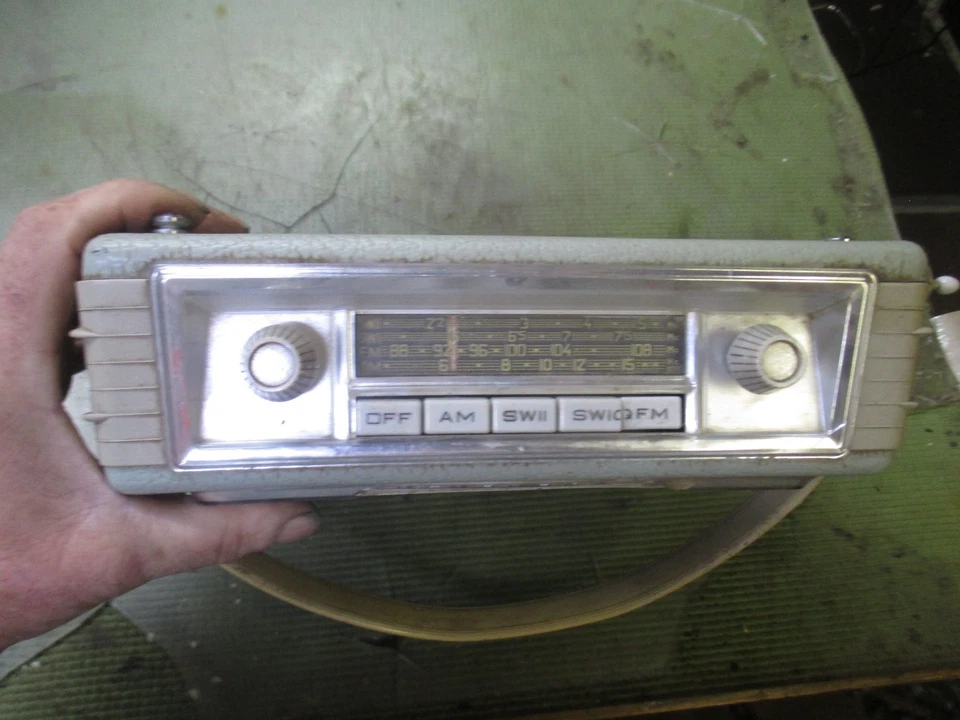 Radio portátil de mesa Blaupunkt Derby vintage años 60 sin probar Foto 3 de 4