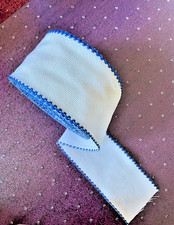 Stickband Aida weiss  ,  Zweigart   mit  blauem  Rand  ca  8 cm breit,   1 Meter
