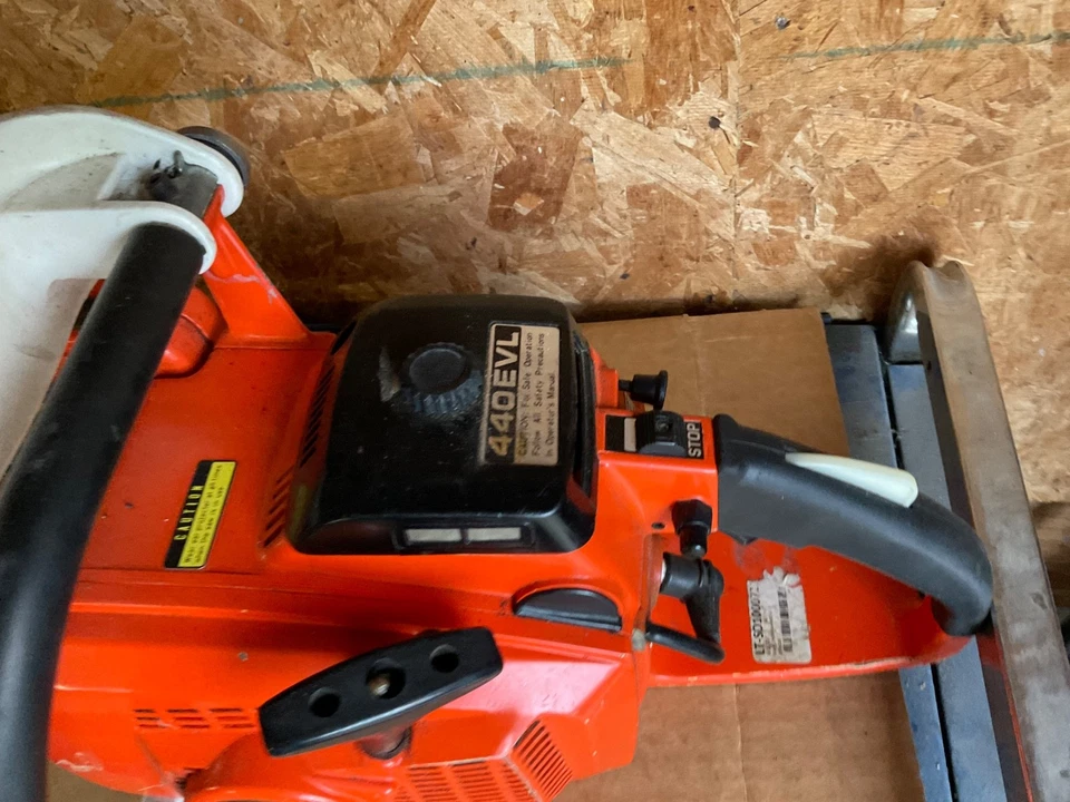 👍👍COLLECTIBLE VINTAGE CHAIN SAW, 1985 ECHO 440 EVL, JAPAN MADE, 18in BAR. NICE - Image 3 of 4