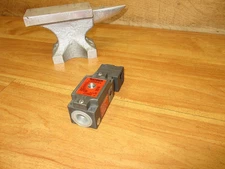 Euchner NZ1VZ-528EL060-M *NEW* Safety Switch Interlock