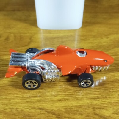 Hot Wheels Movie Honey, We Shrunk Ourselves Sharkruiser Red